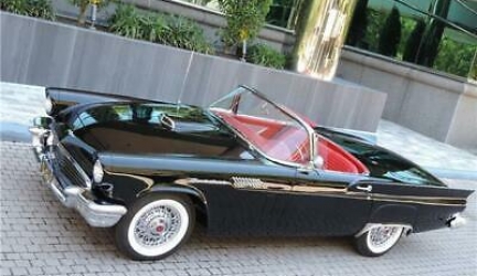 1957 Ford Thunderbird —